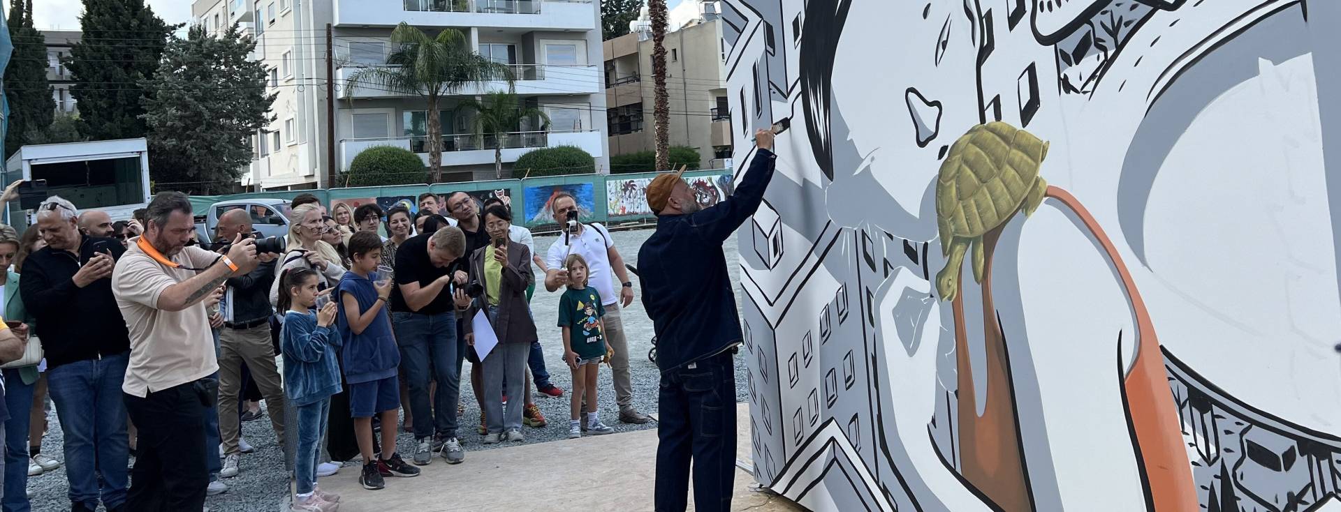 На территории Art Square в Лимассоле состоялось торжественное открытие выставки картин