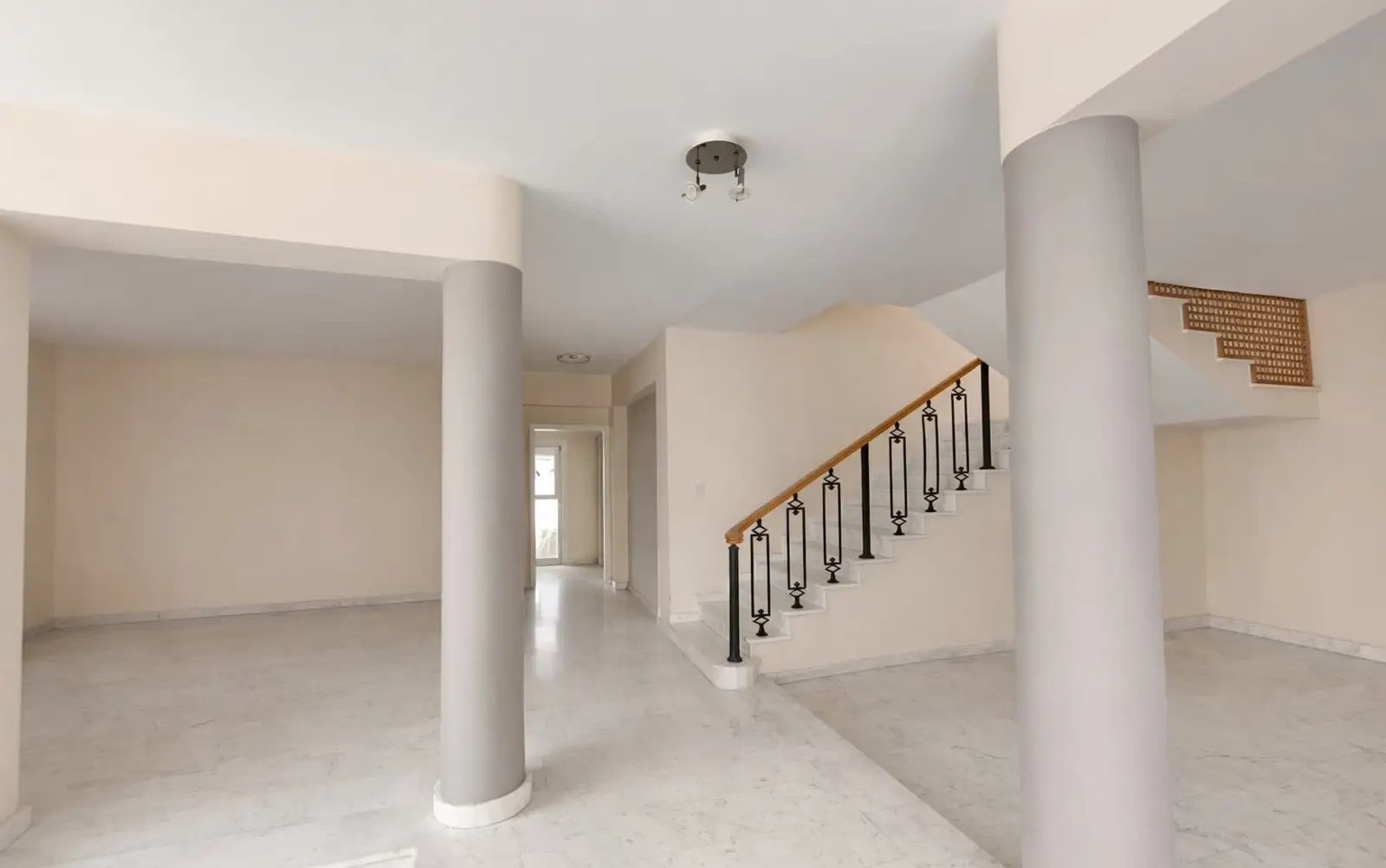 Spacious 4 bedroom house in mesa geitonia, limassol, 240sqm