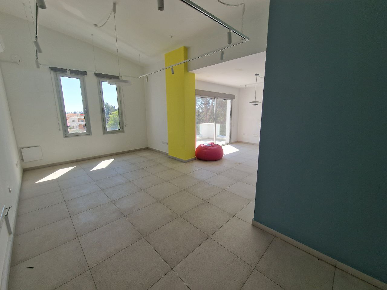 - Image 1