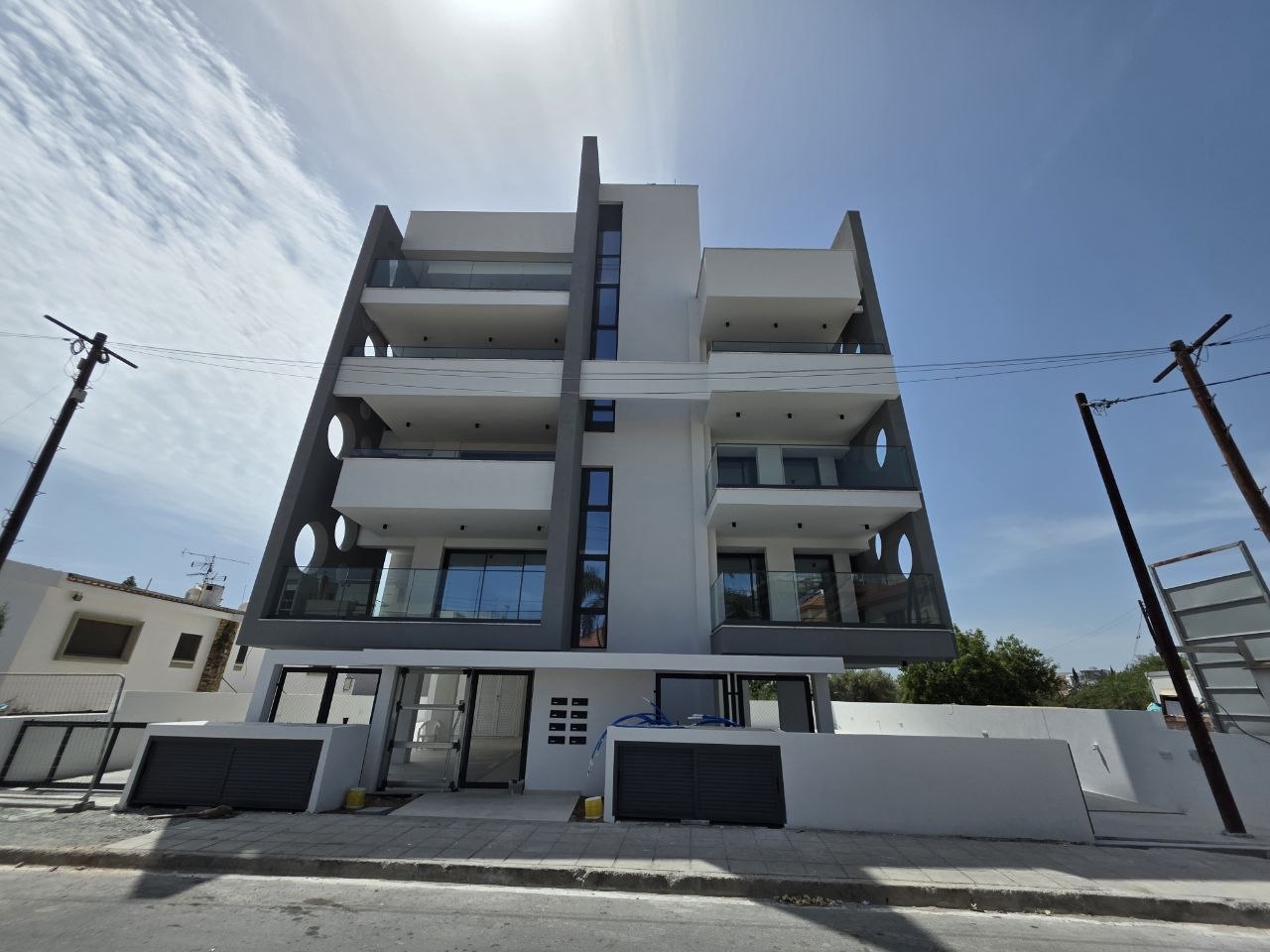 - Image 1