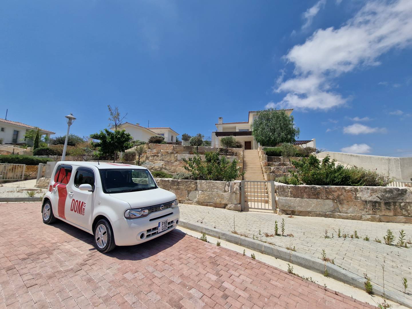 Maroni Hilltop Villas
