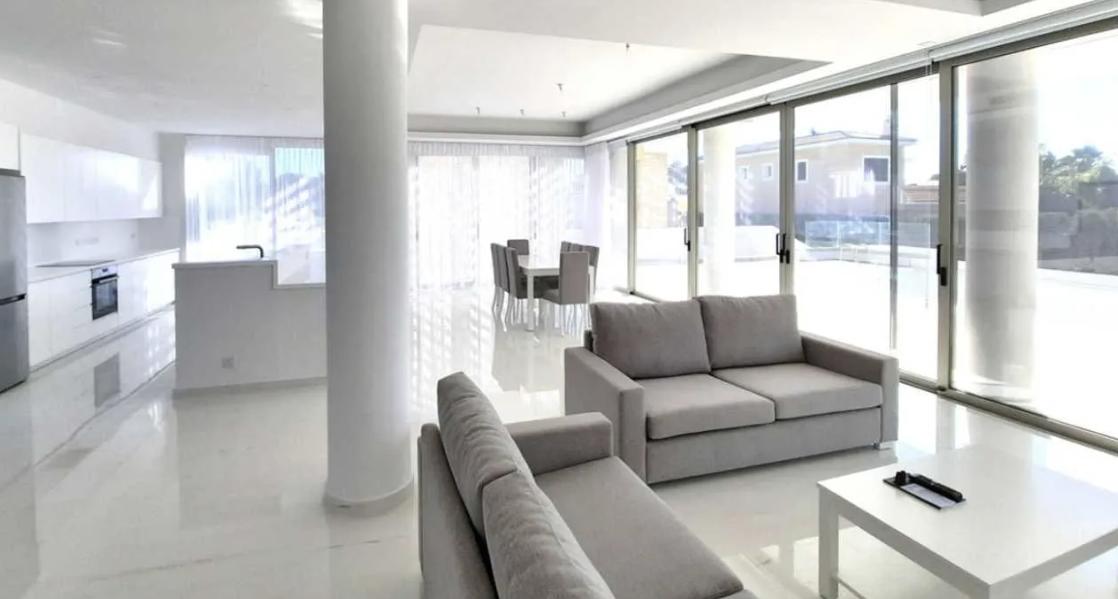 - Image 1