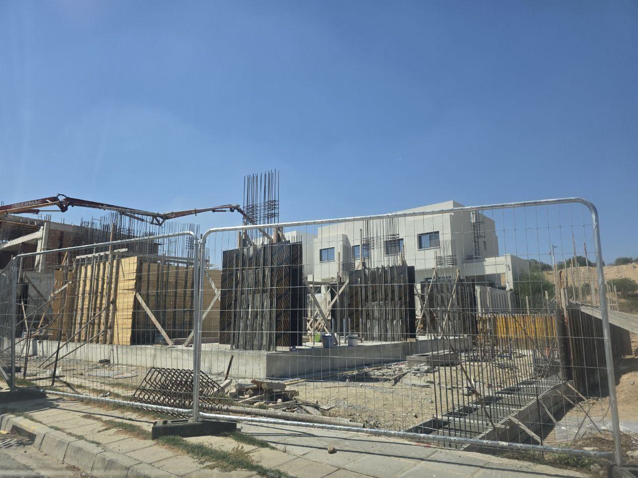 Civik 8 Residences