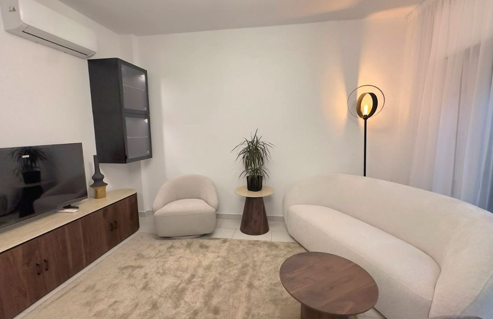  - Image 1