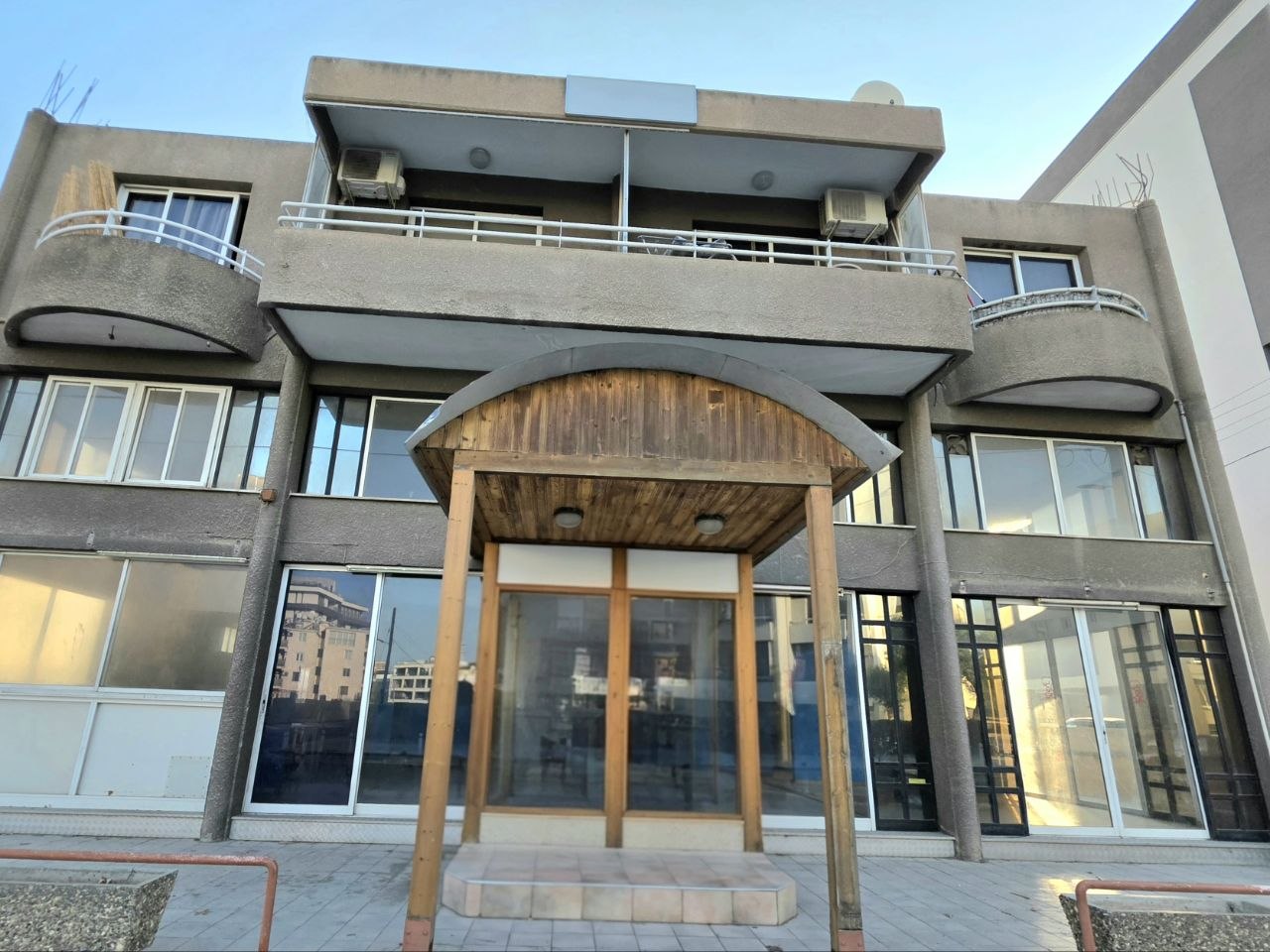 - Image 1