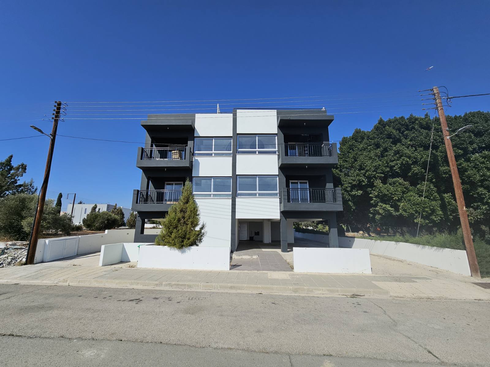 - Image 1