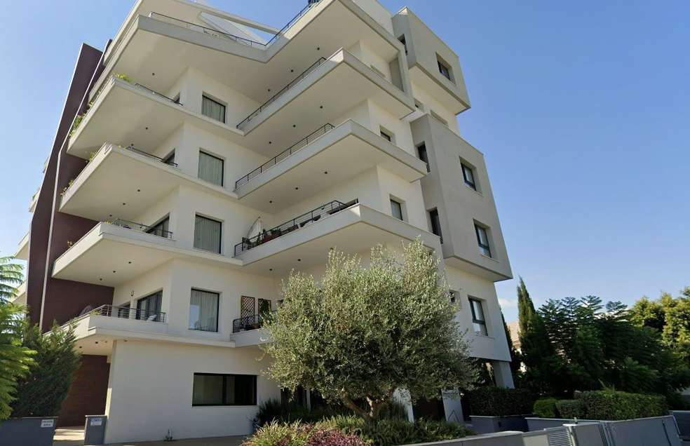  - Image 1
