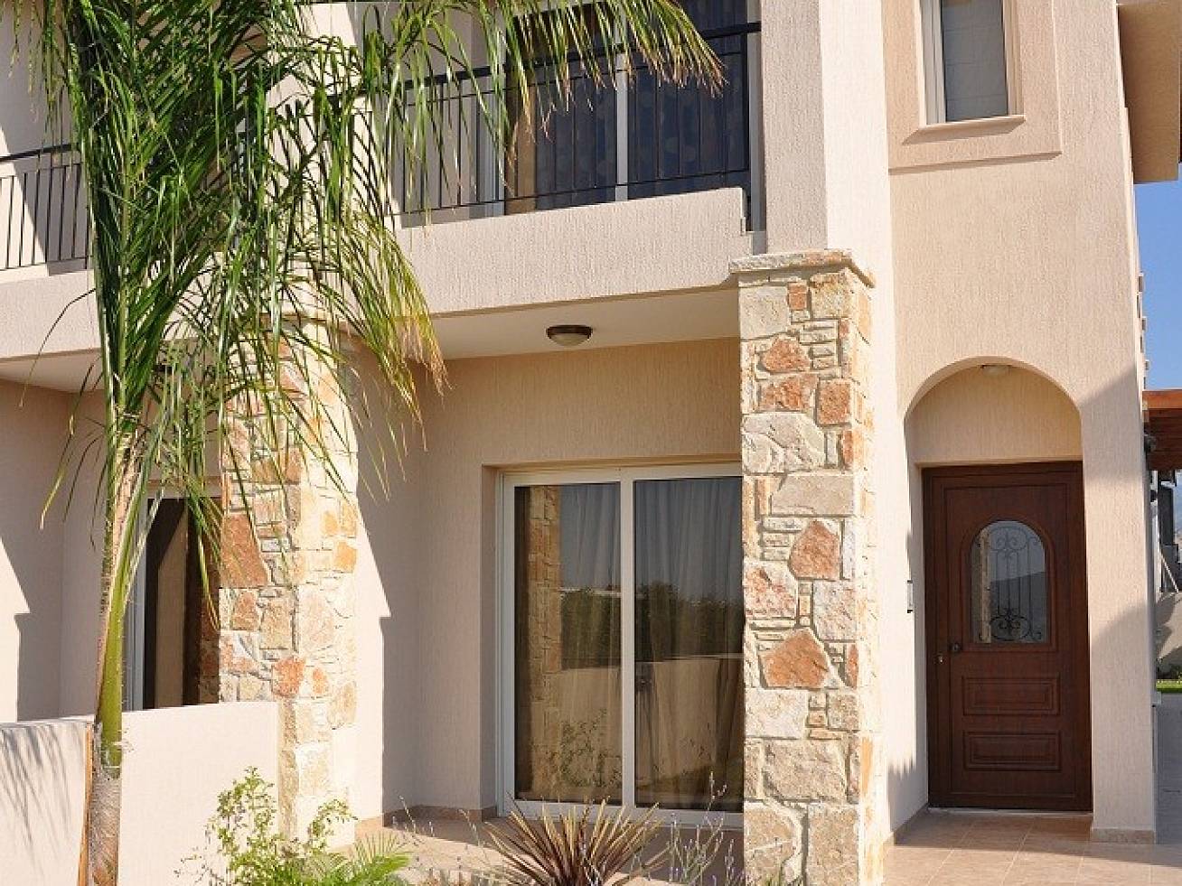 Moni Green Village