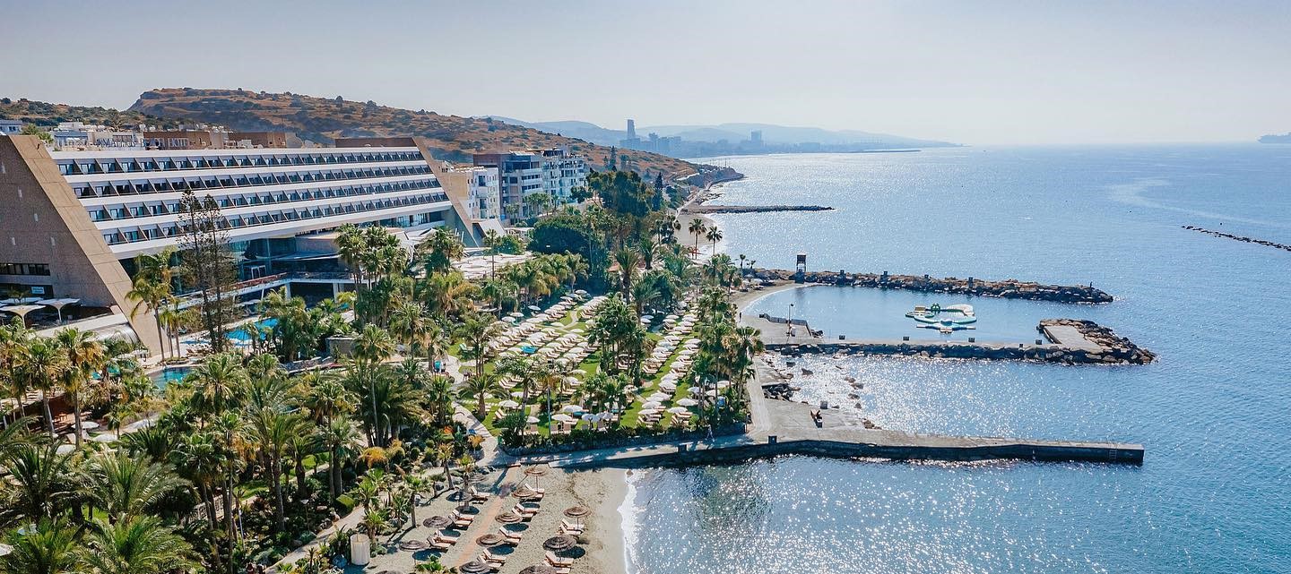 В Лимассоле после реновации открылся Amathus Beach Hotel