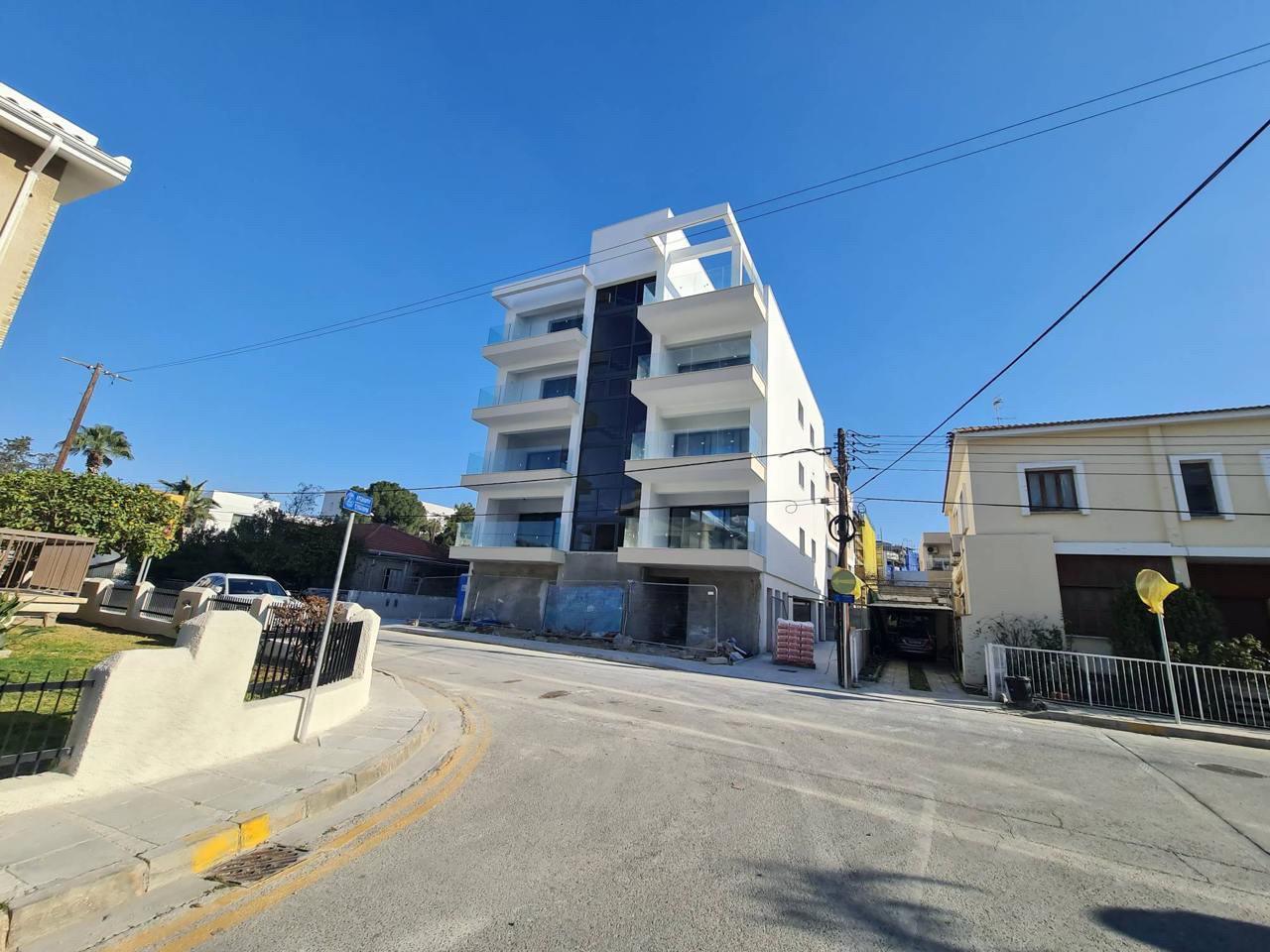 AURA RESIDENCE