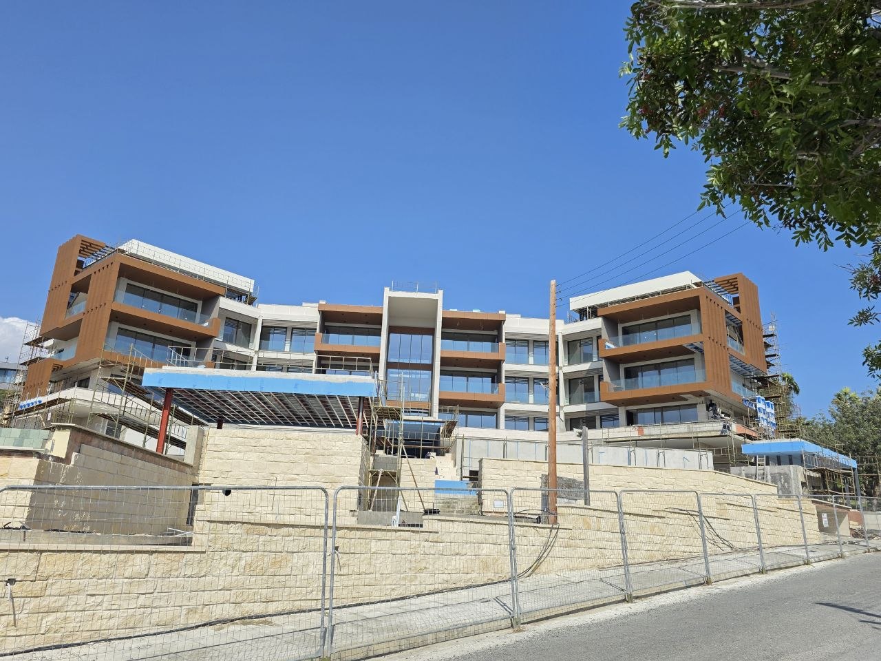  - Image 1