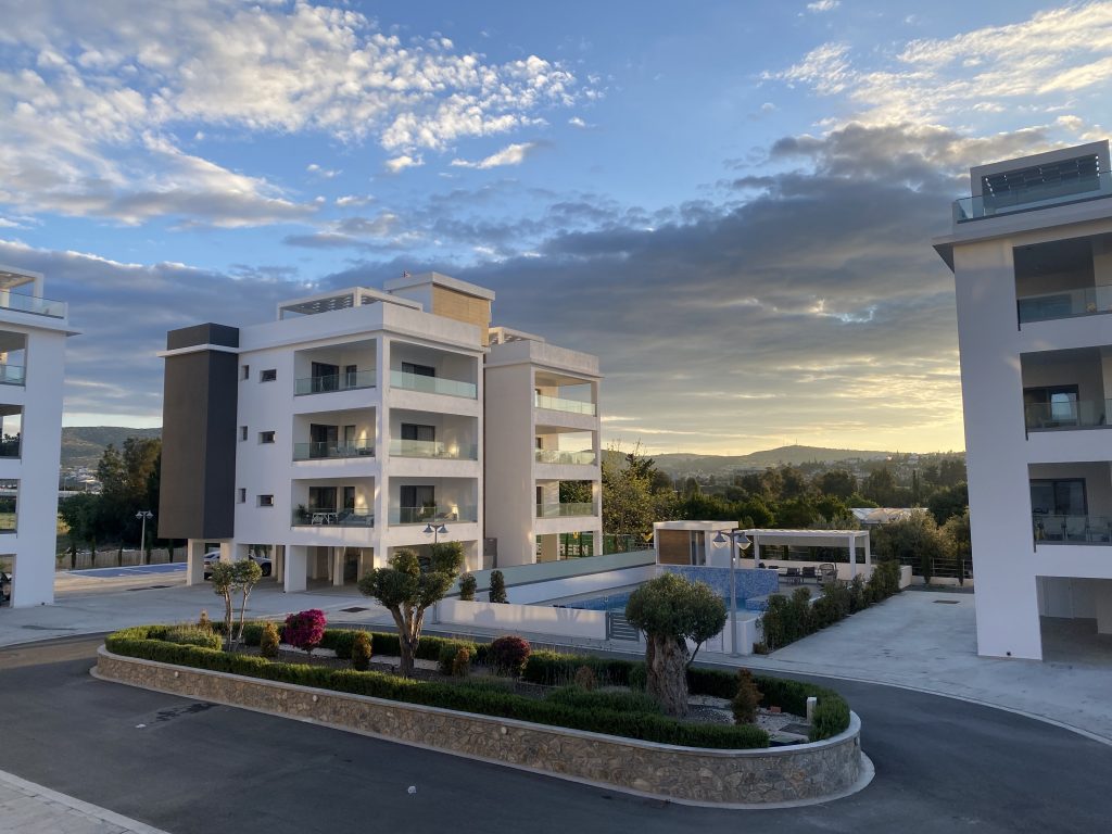Yiatros Group
