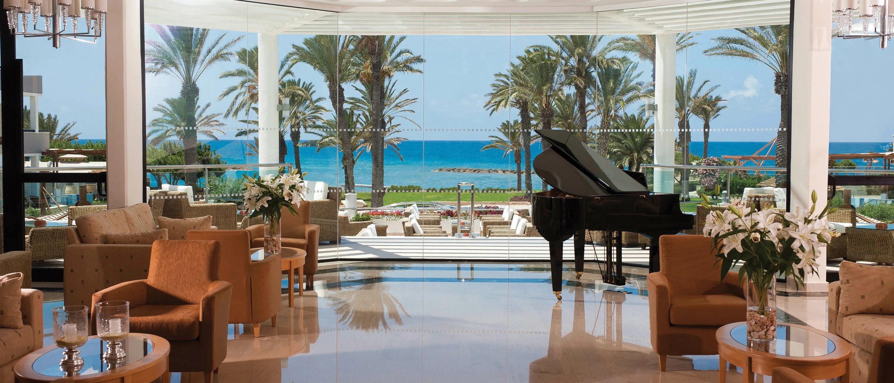 Limassol or Paphos: which city should a young couple choose for their holiday?