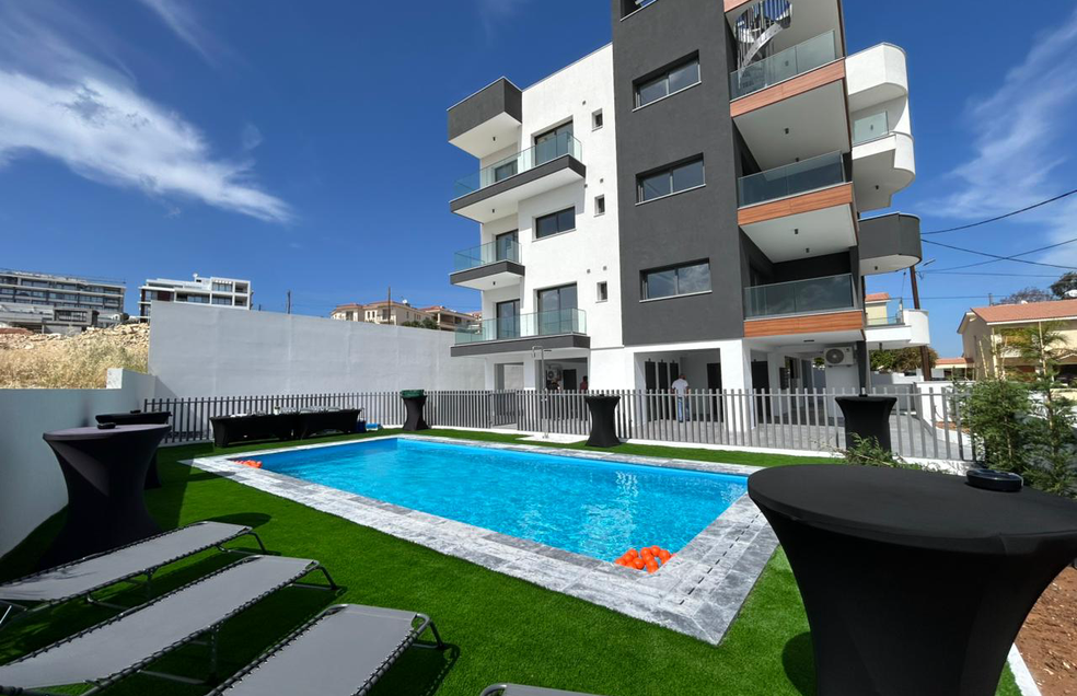  - Image 1