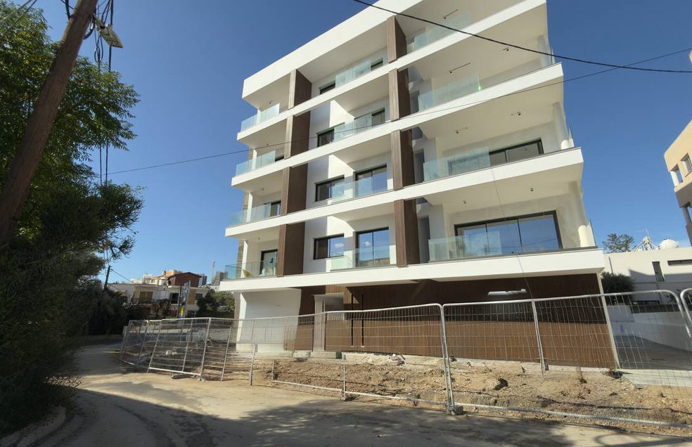 - Image 1