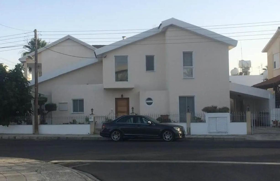  - Image 1