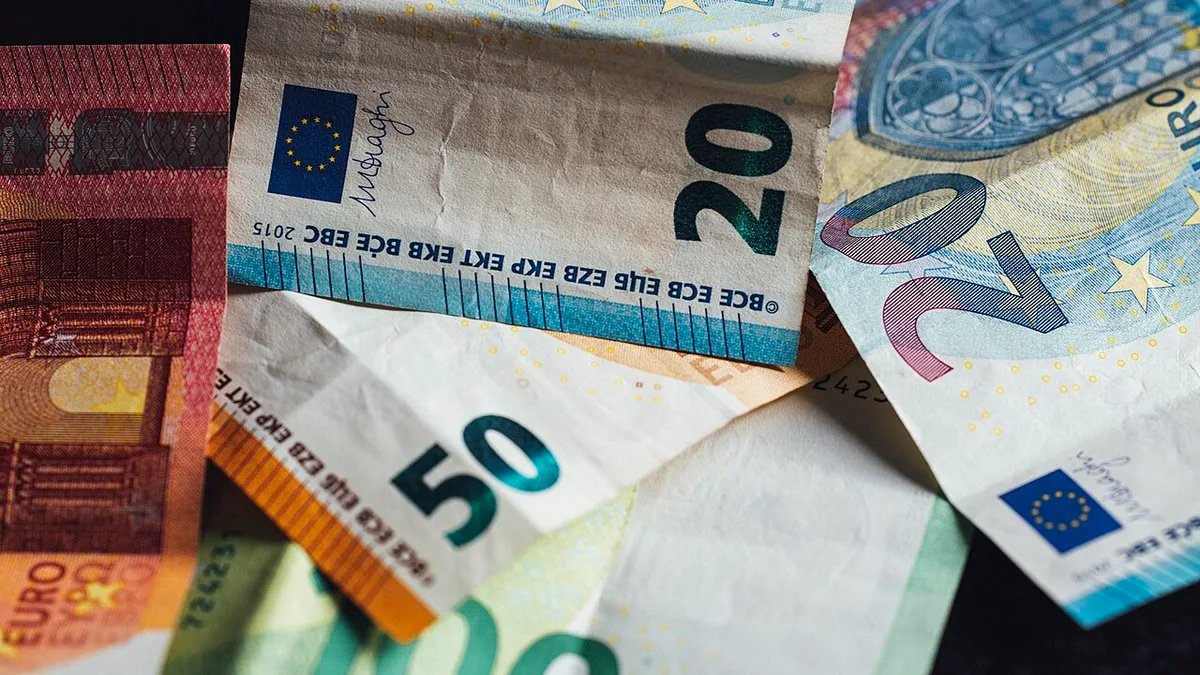 Минимальная зарплата на Кипре оказалась в середине рейтинга ЕС