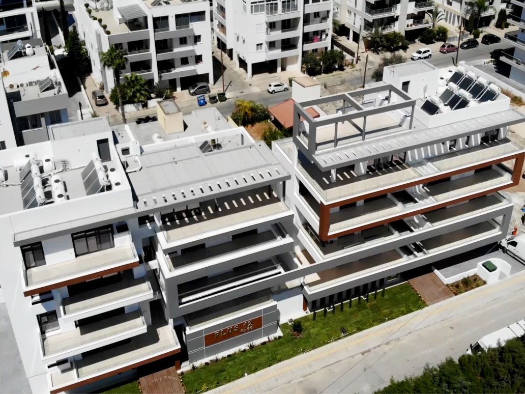 Plus 12 Residence