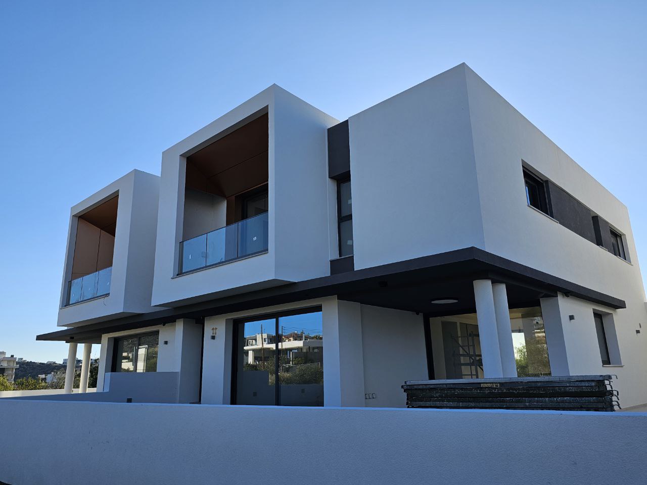 - Image 1