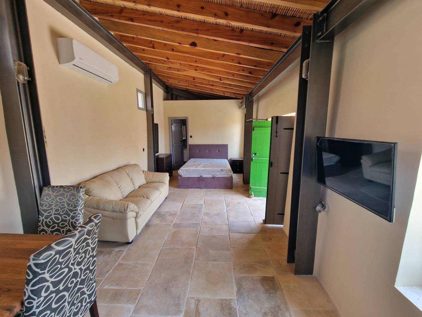 Kiti Traditional Apartments