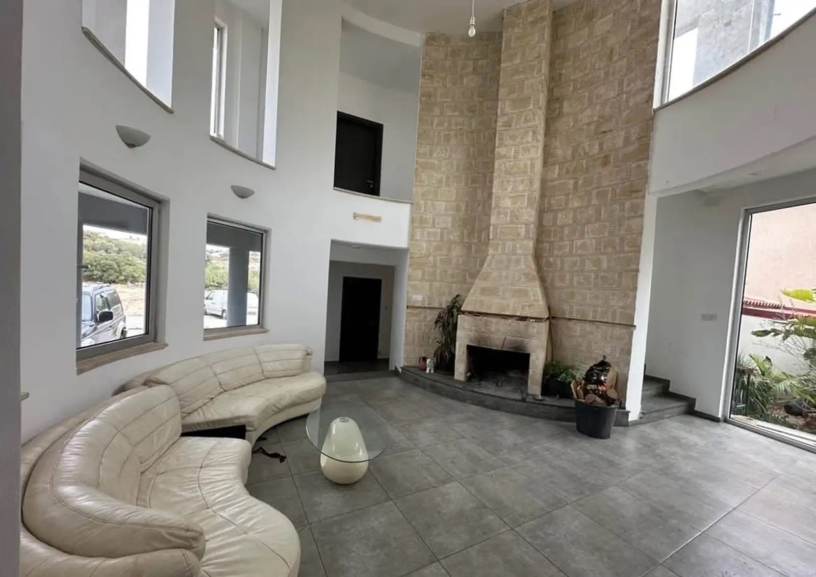  - Image 1