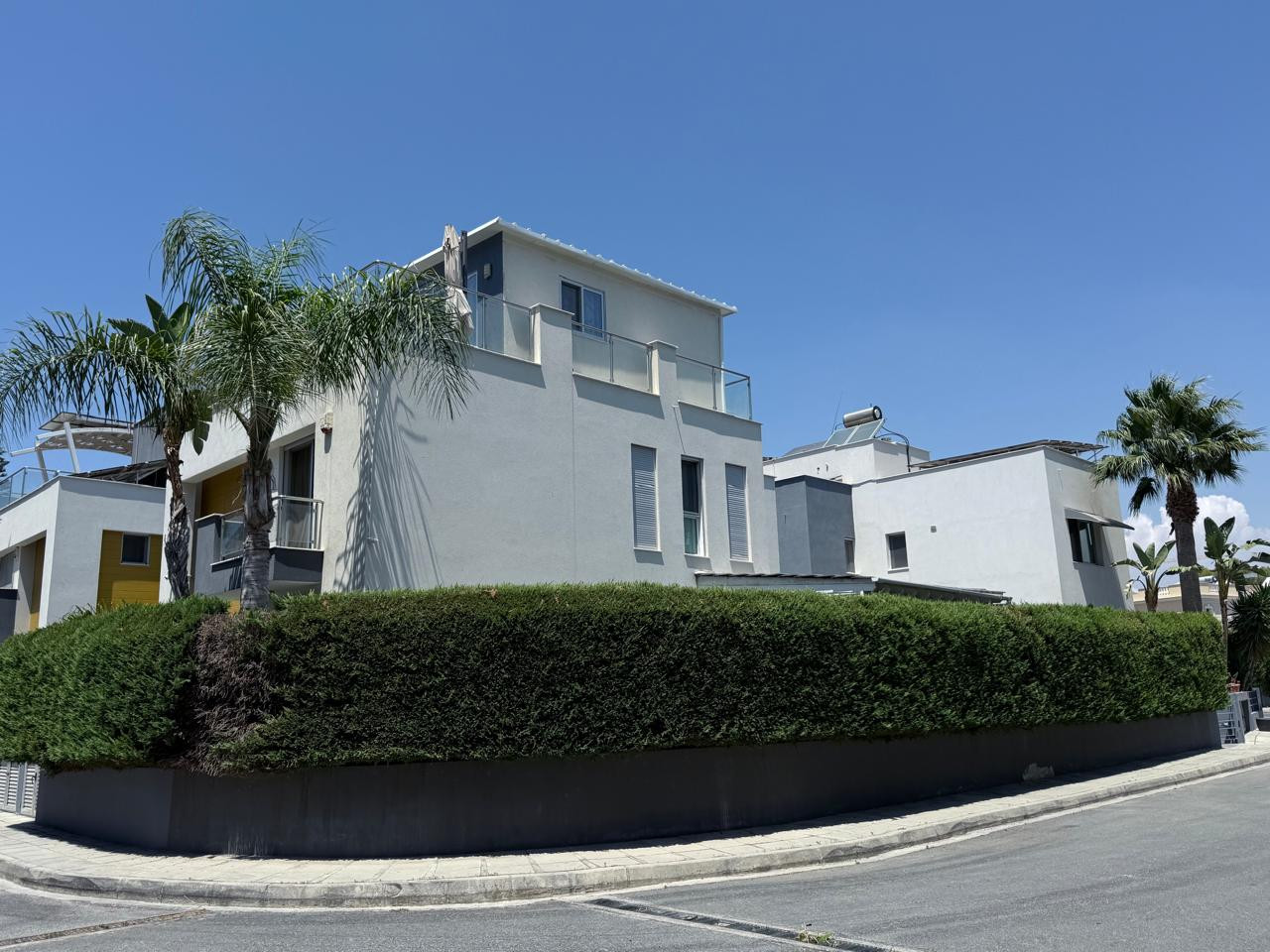  - Image 1