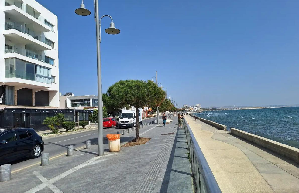 - Image 1