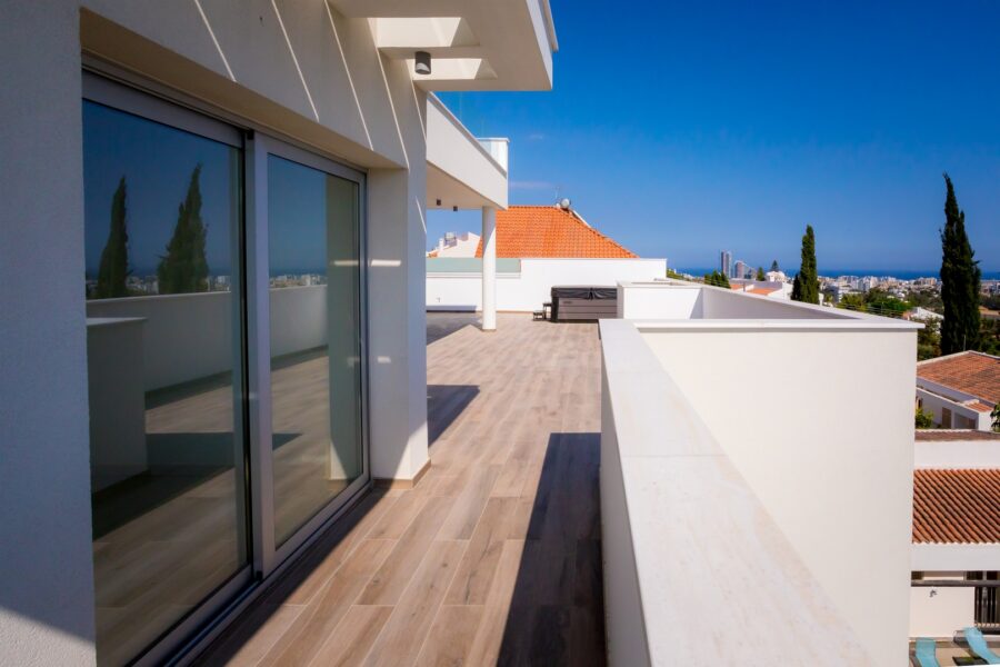 - Image 1