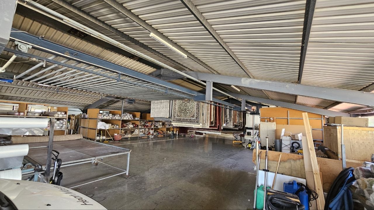 Industrial space next to the airport