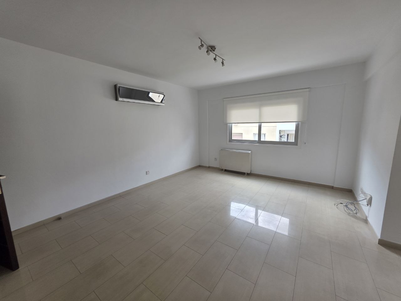 - Image 1
