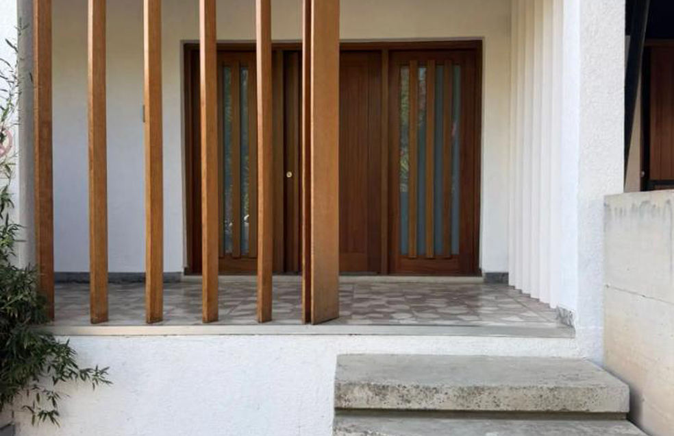  - Image 1