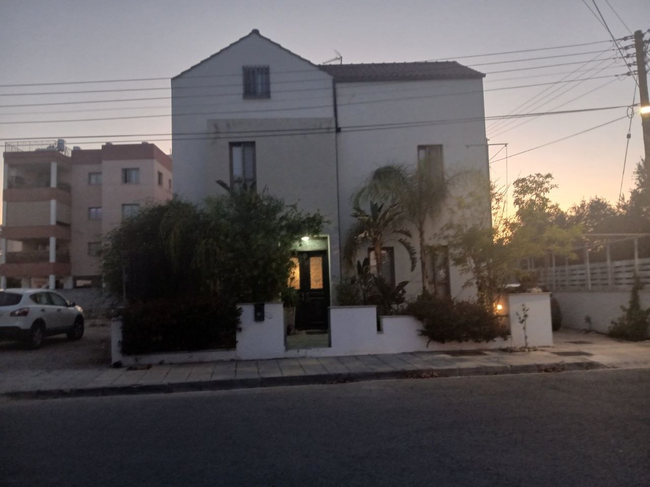 - Image 1