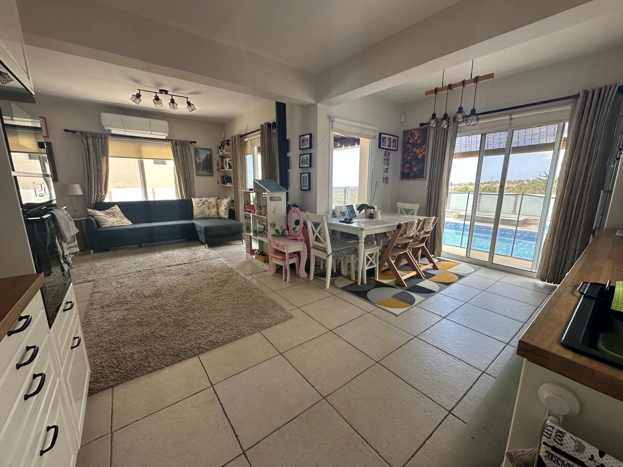 3-bedroom house in Paphos / Tala