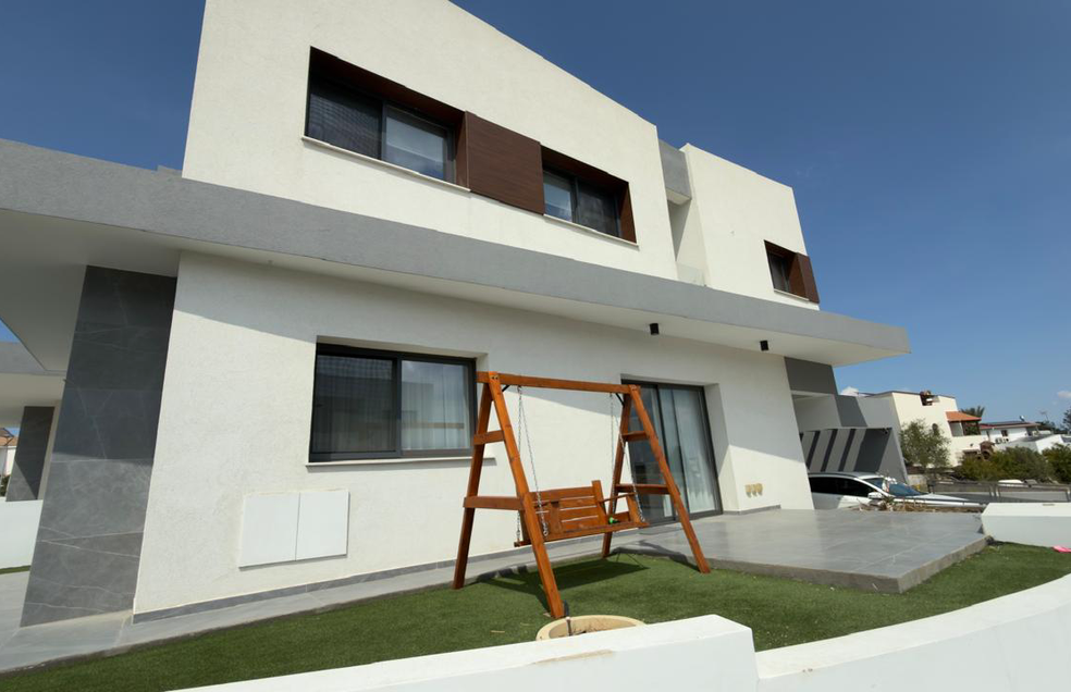  - Image 1