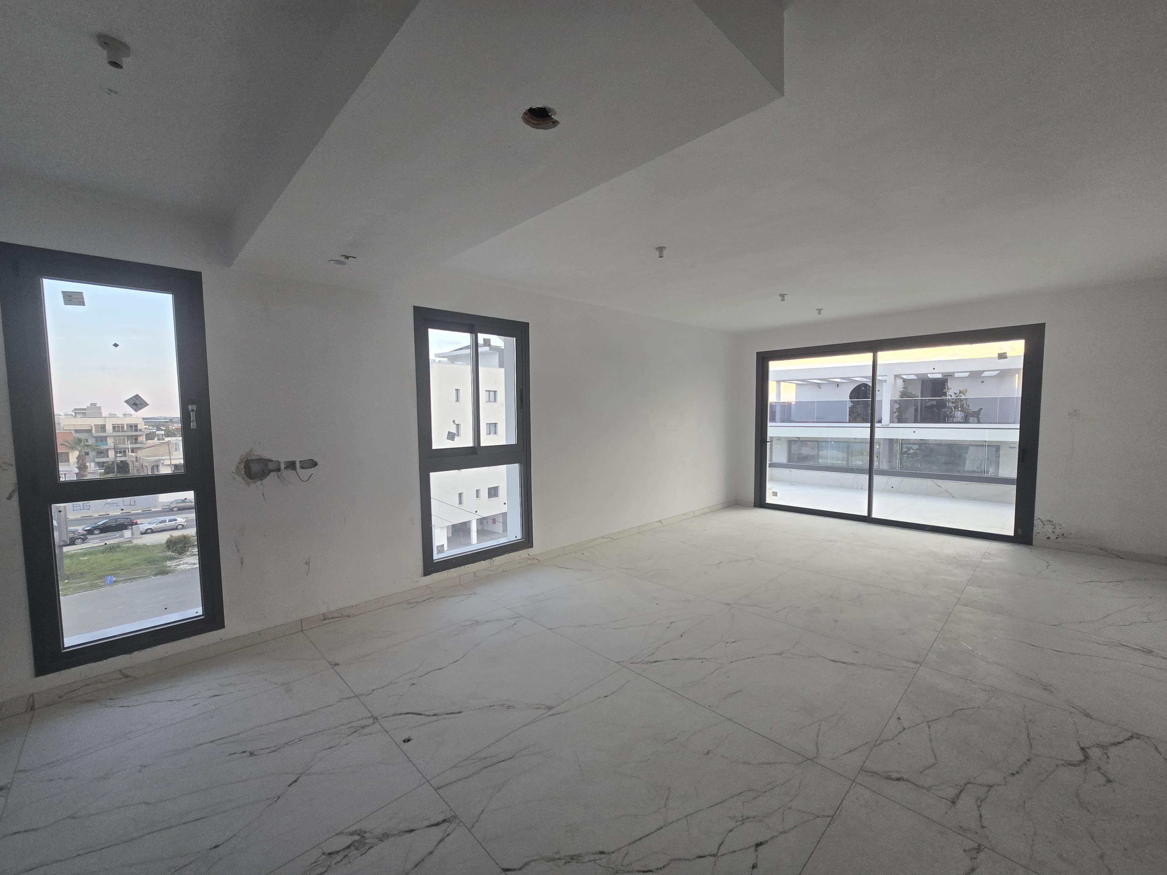 Azur Residence 1
