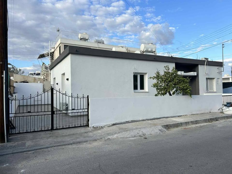  - Image 1