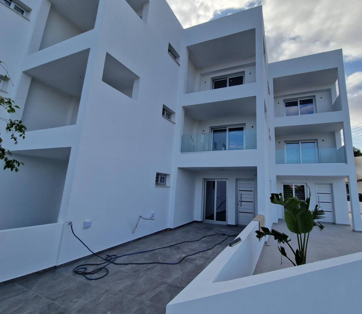 Ydrogios Building