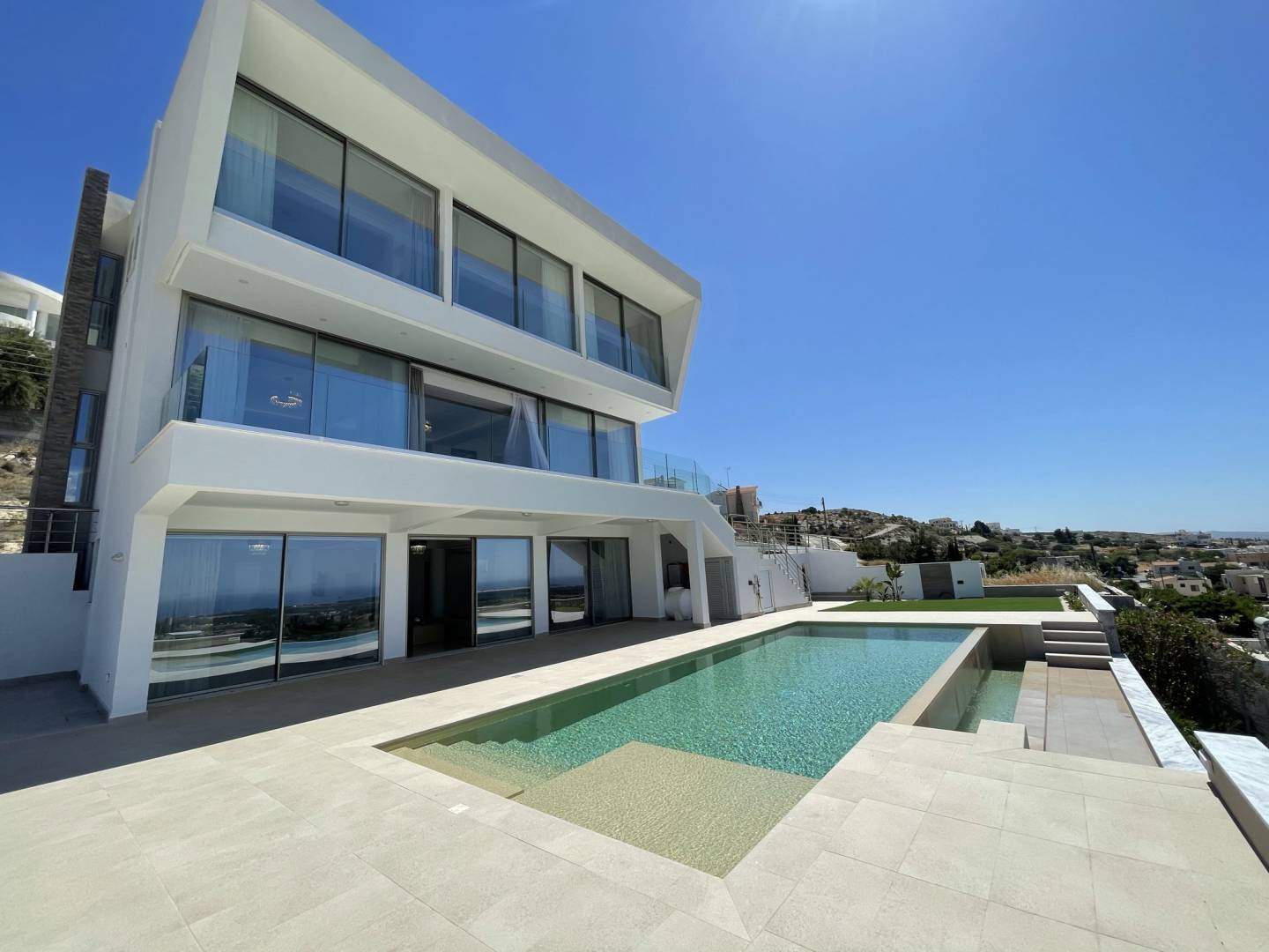 Santa Monica Villas