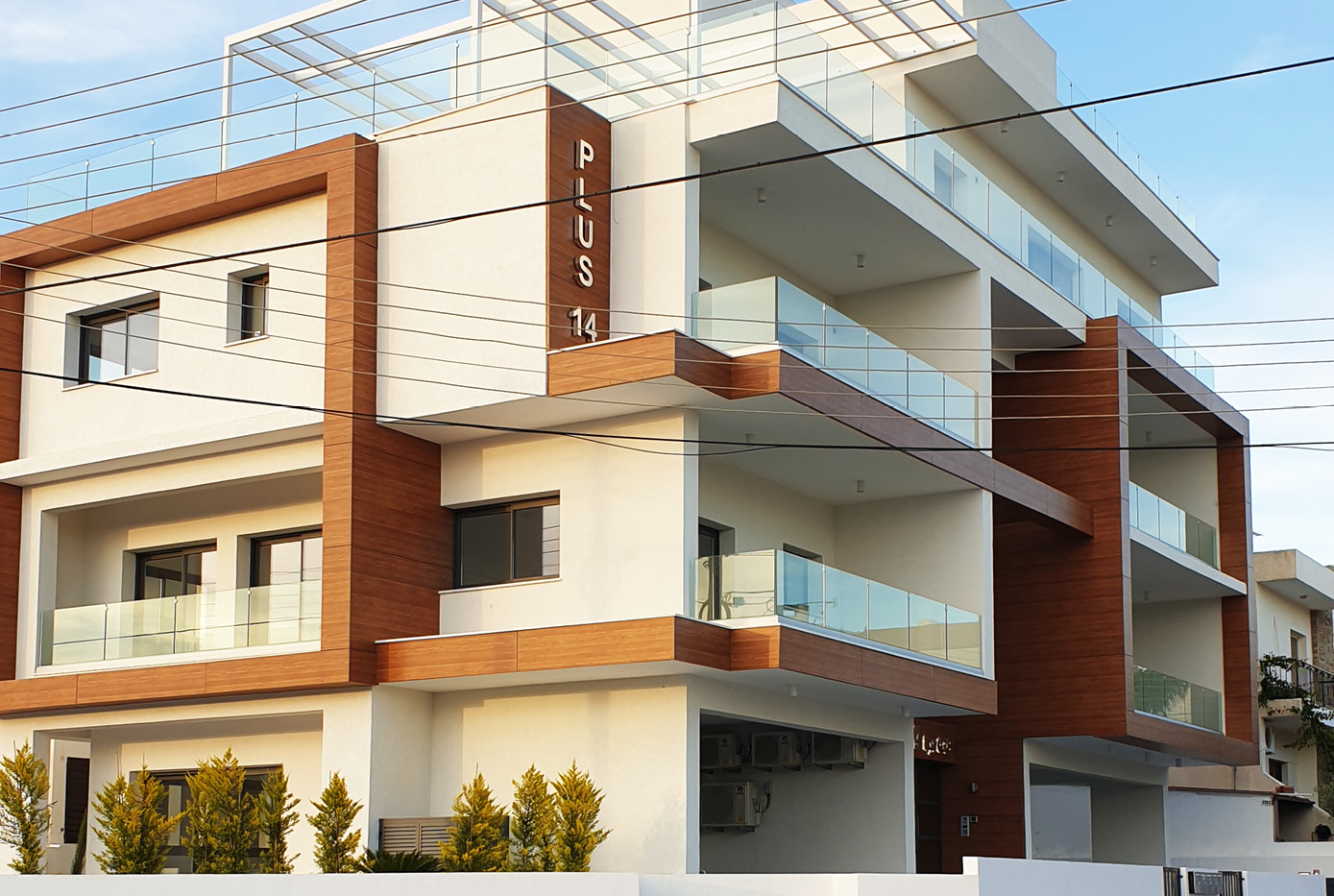 Plus 14 Columbia Residence