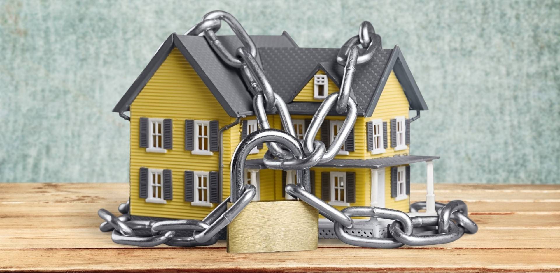Банки Кипра выставили на продажу новую партию конфискованного жилья и земельных участков