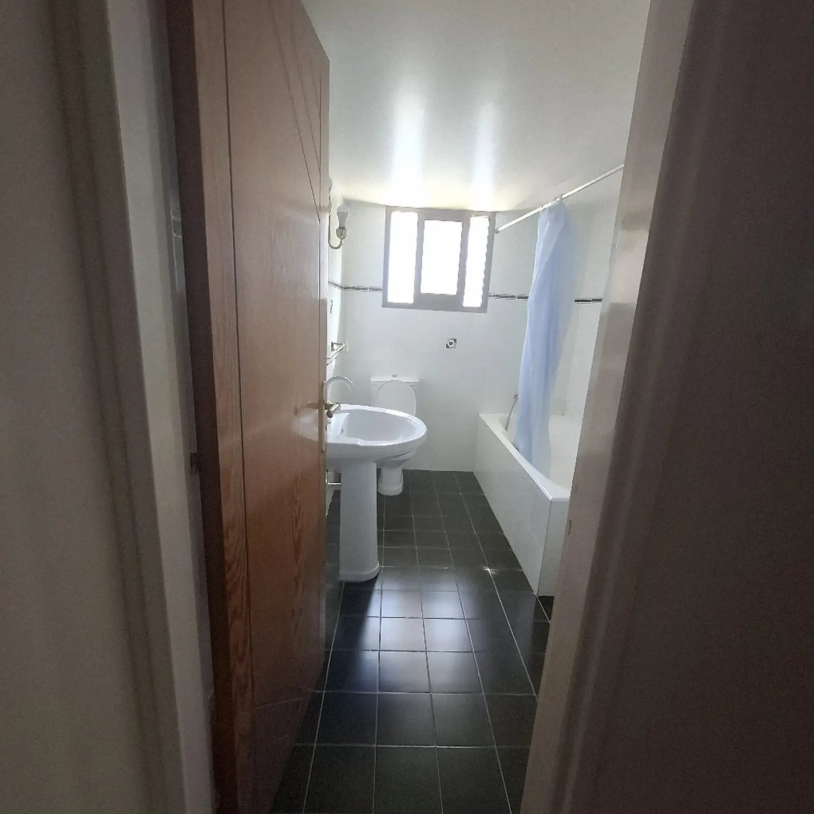 4-bedroom villa to rent