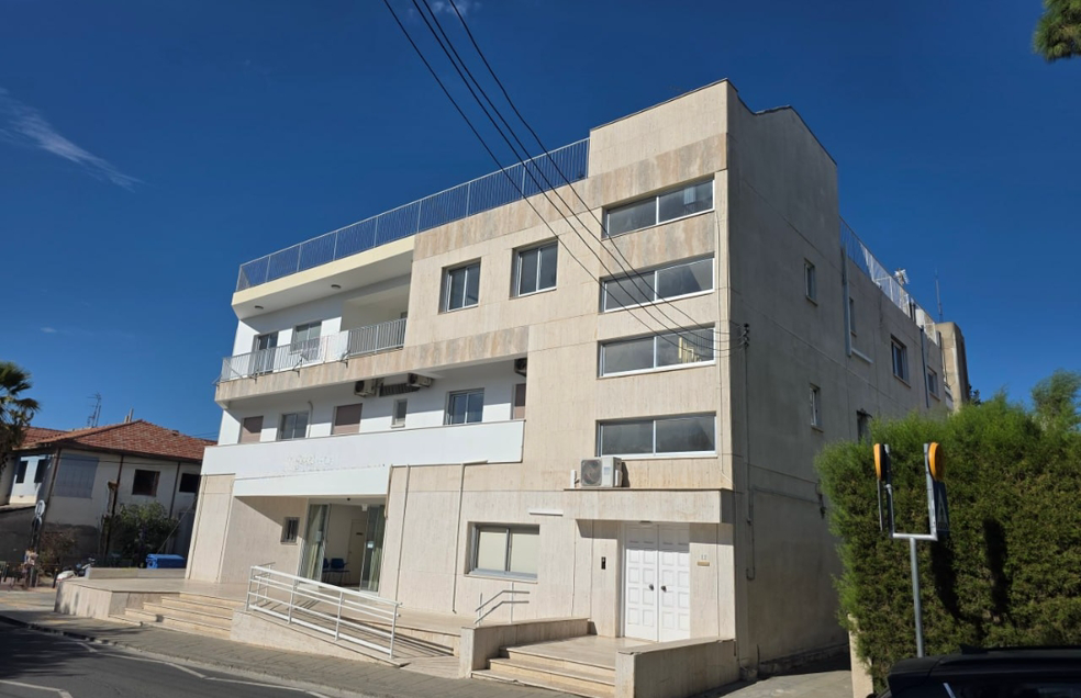  - Image 1