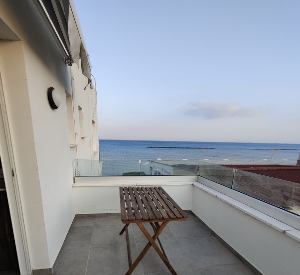 - Image 1