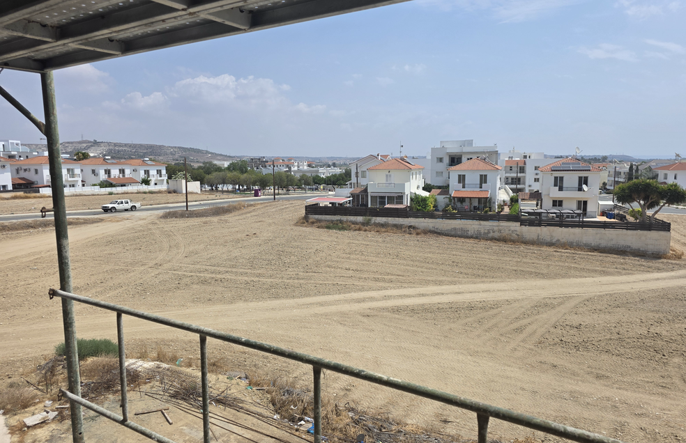  - Image 1