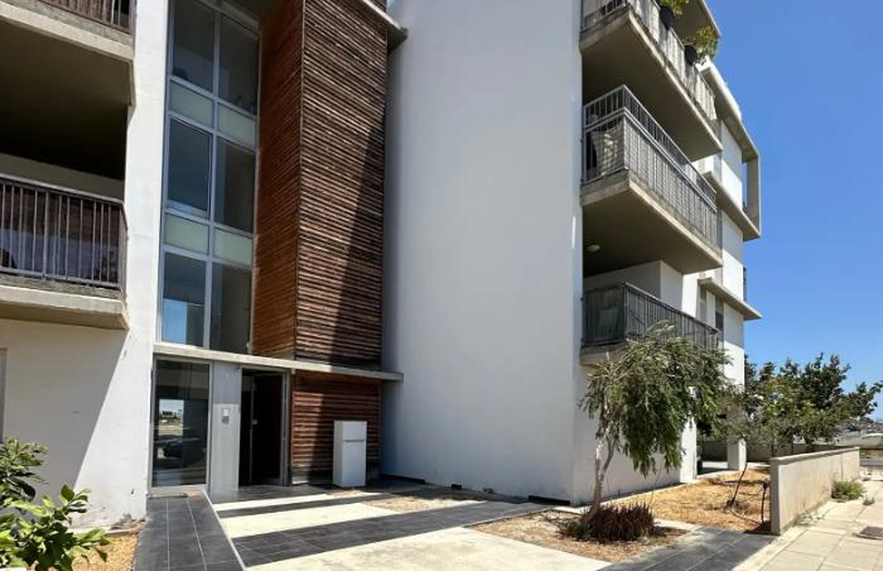  - Image 1