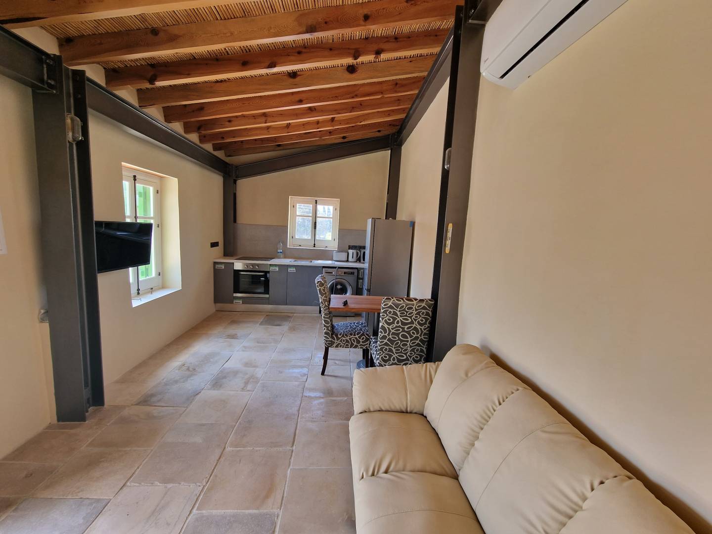 Kiti Traditional Apartments