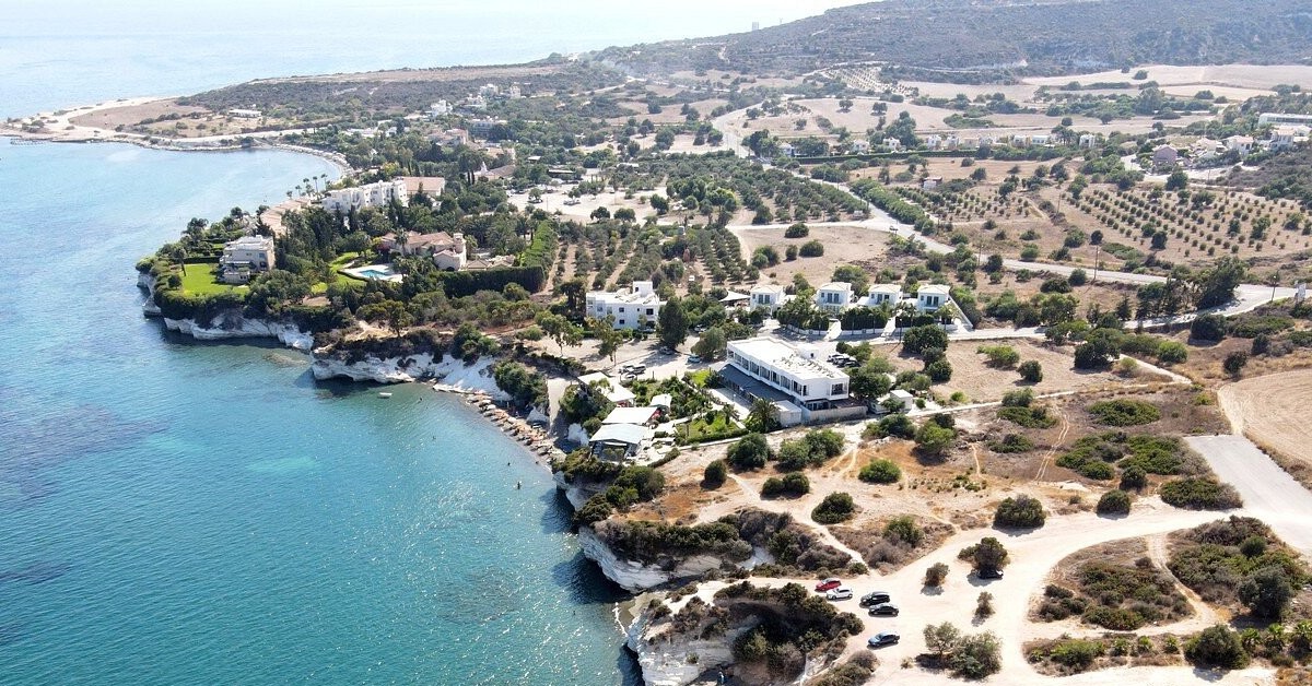 The Rocks: New Resort Complex with Hotel, Villas, and Sea Views Planned for Limassol