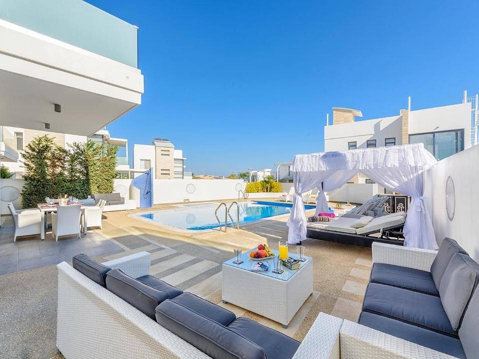 Lombardi Villas