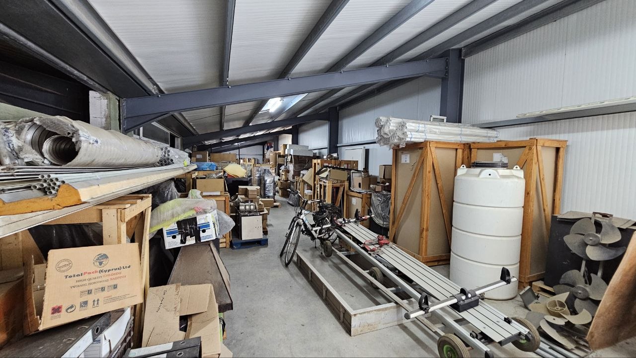 Industrial space next to the airport