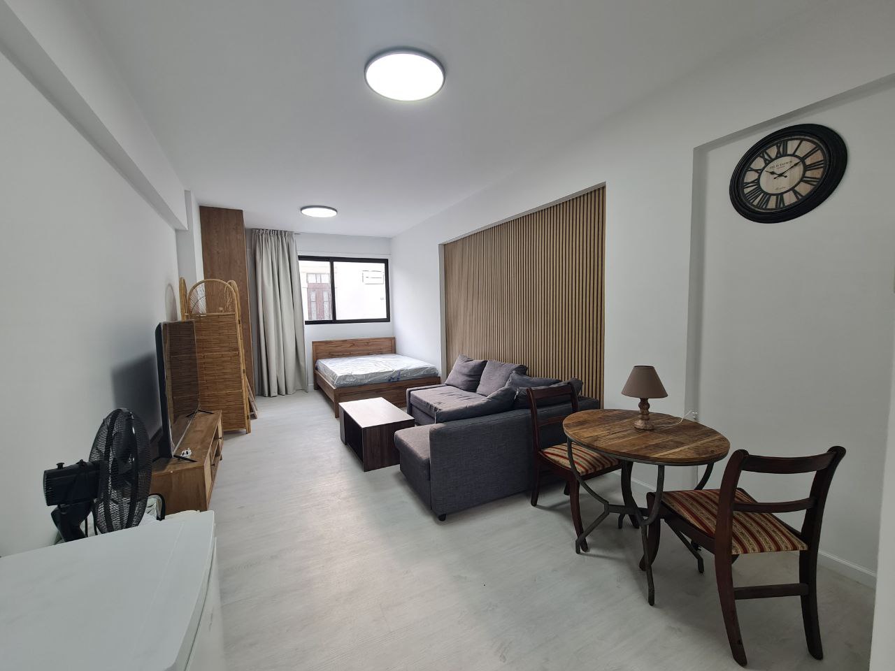  - Image 1